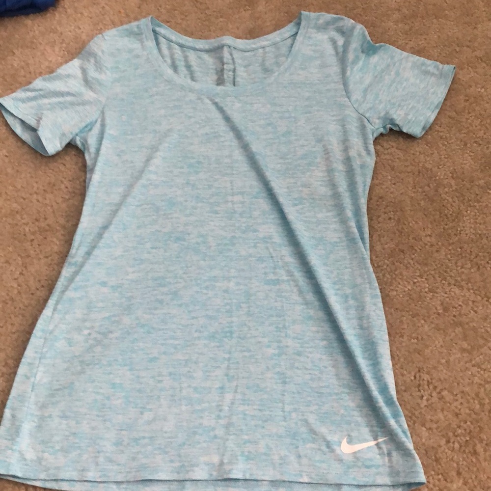 NEW WITH TAGS!! Nike Loose Fitted T-Shirt!